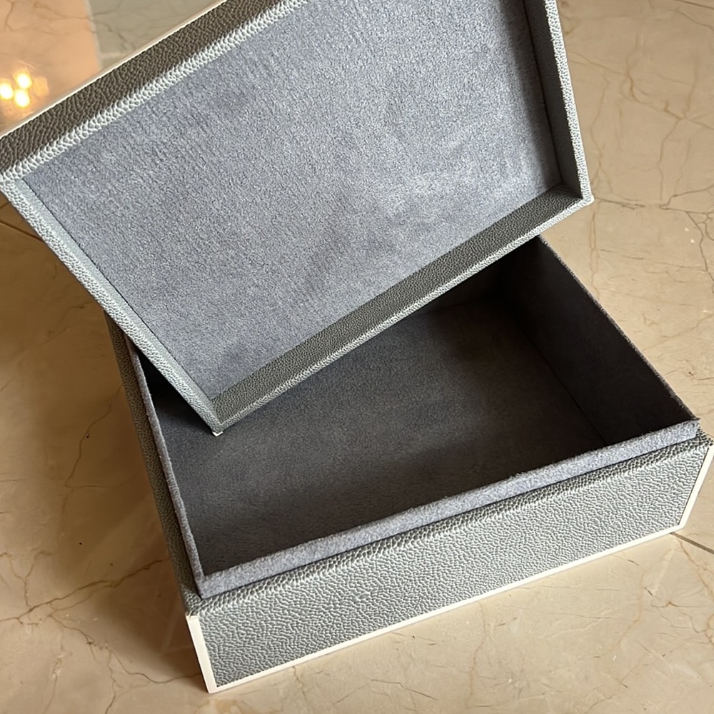 Williams-Sonoma decorative box for jewelry storage, cosmetics, bath, bedroom